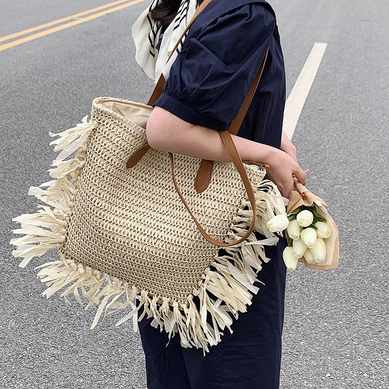 Wicker Rattan High Capacity Tassel Designer Big Straw Side Bags For Women 2022 Trendy Summer Fashion Shoulder Bag Beach Handbags